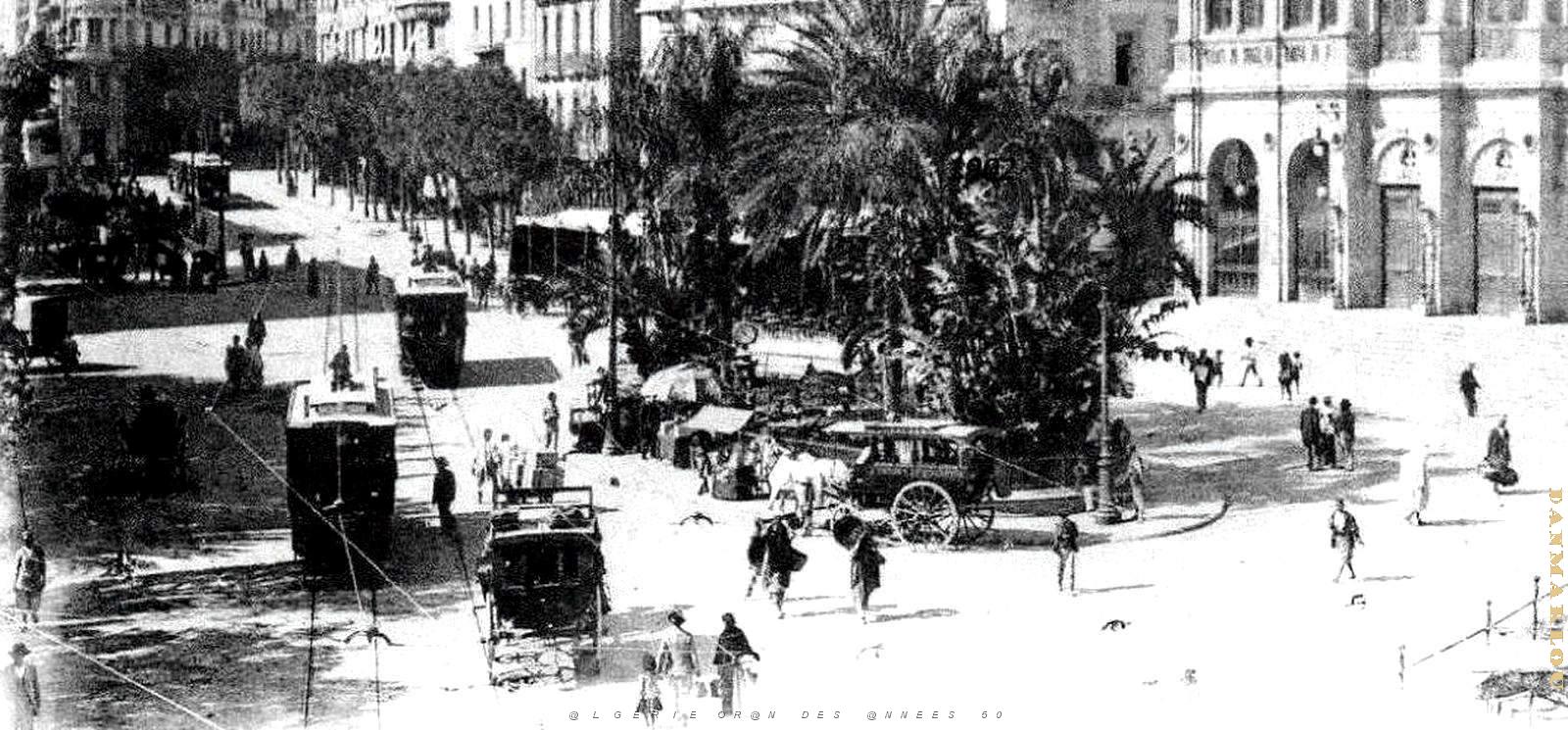 2557- Alger - Place de la Republique et Theatre2 - 1902.jpg